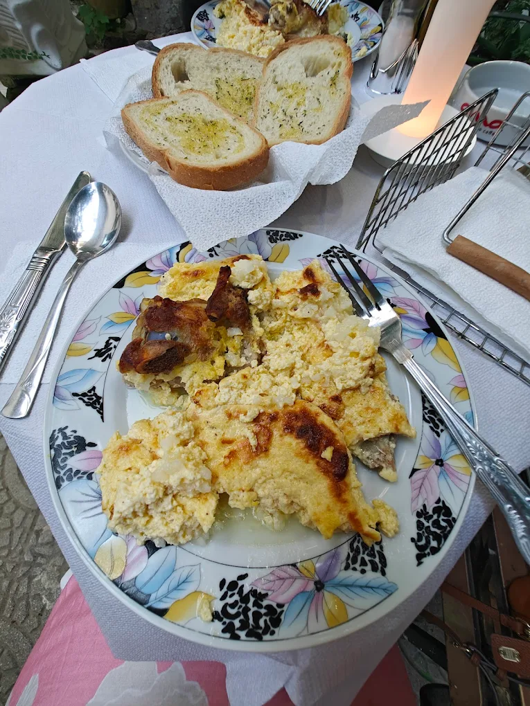 Baked Lamb with Yogurt (Tavë Kosi)